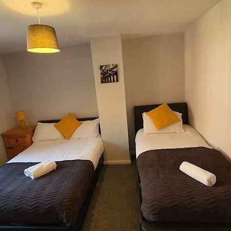 Contractors, City Centre, Parking, 3 Double Rooms, Netflix, Cosy! Coventry Eksteriør bilde